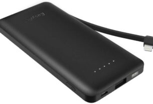 EasyAcc power bank with built-in Lightning cable available for just $7